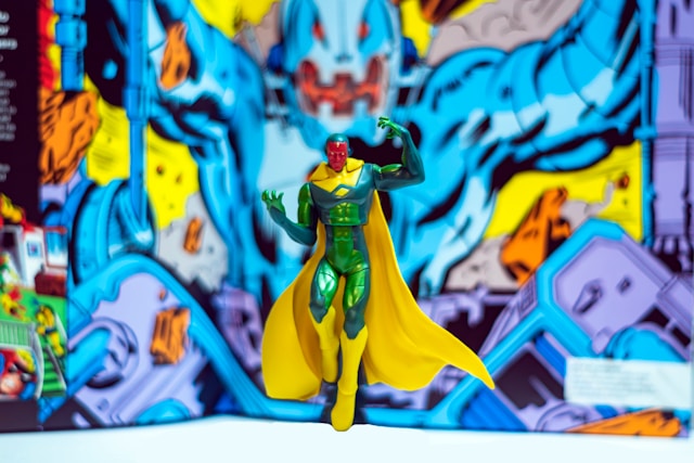 figurine de super héros sur fond de visuels comics