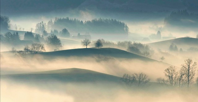 pjoto colines brouillard