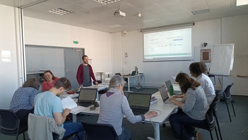 PARTICIPANTS D'UN ATELIER WIKIPEDIA